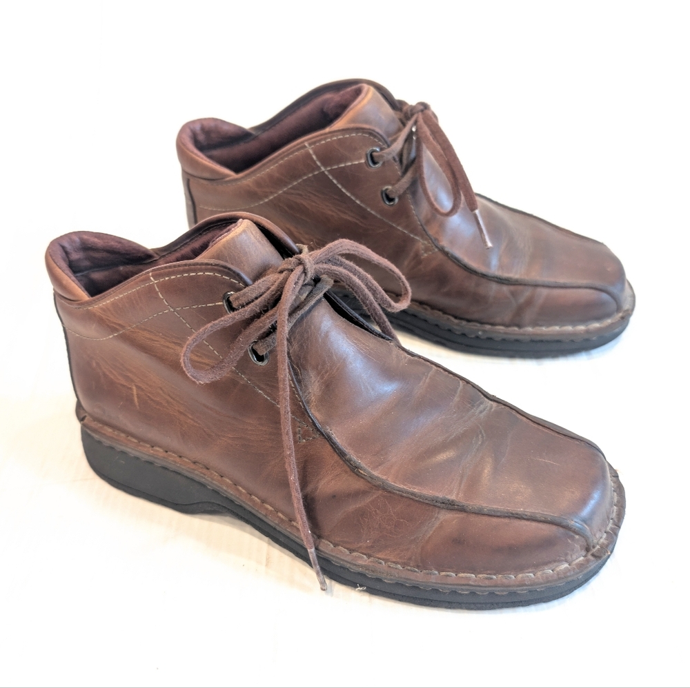 Vintage Y2K CLARKS Women's Brown Leather Lace-up Ankle Boots Size 7